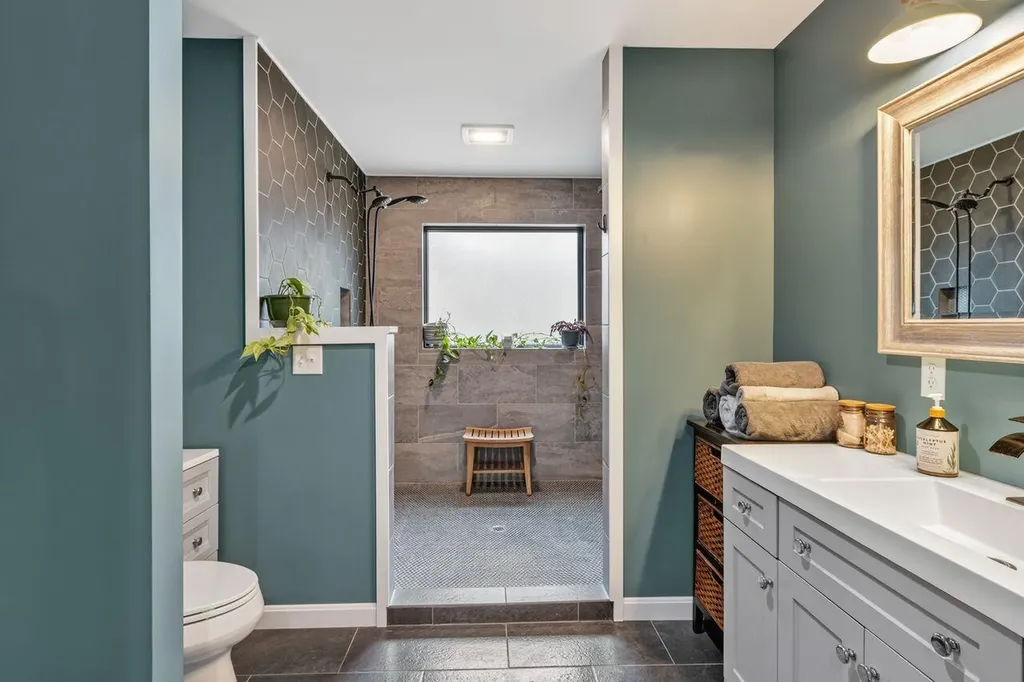 10 Dandelion Rock Lane Belgrade ME 04917
