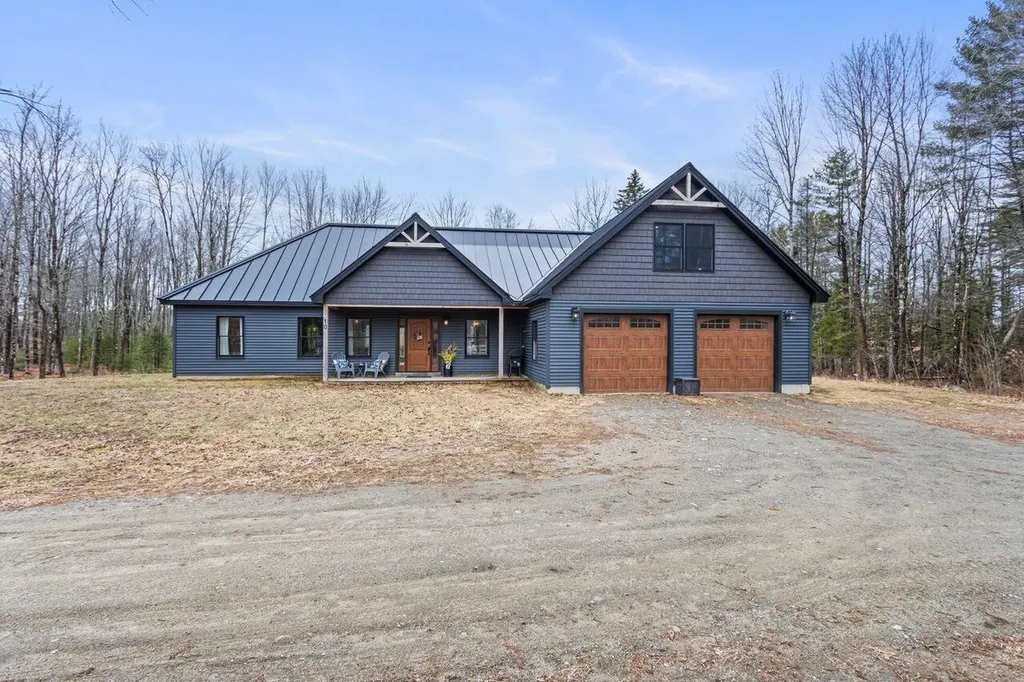 10 Dandelion Rock Lane Belgrade ME 04917