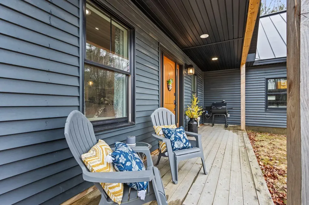 10 Dandelion Rock Lane Belgrade ME 04917