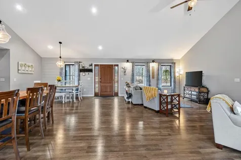 10 Dandelion Rock Lane Belgrade ME 04917