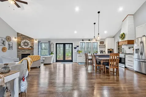 10 Dandelion Rock Lane Belgrade ME 04917