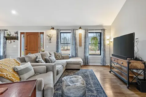 10 Dandelion Rock Lane Belgrade ME 04917