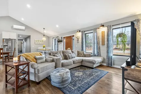 10 Dandelion Rock Lane Belgrade ME 04917