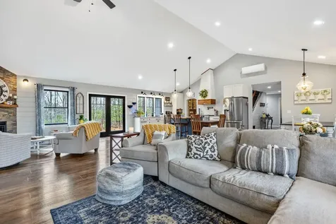 10 Dandelion Rock Lane Belgrade ME 04917