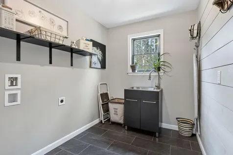 10 Dandelion Rock Lane Belgrade ME 04917