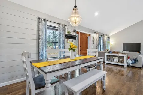 10 Dandelion Rock Lane Belgrade ME 04917