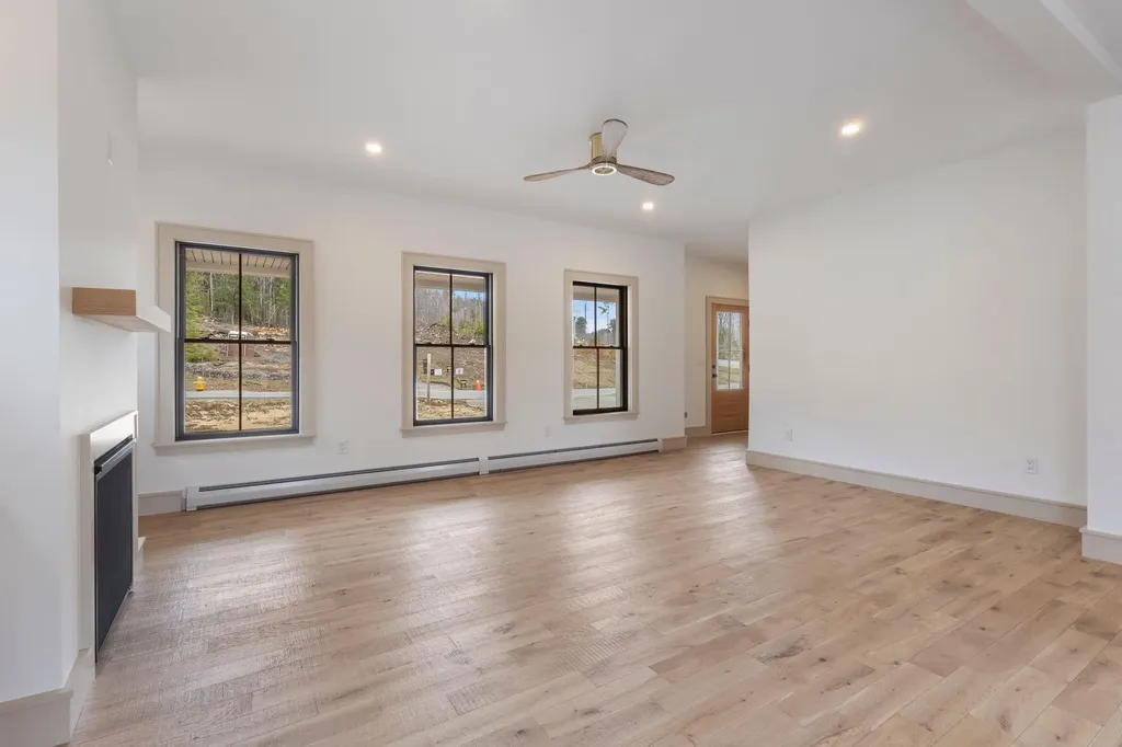 60 Woodbrey Lane Standish ME 04084