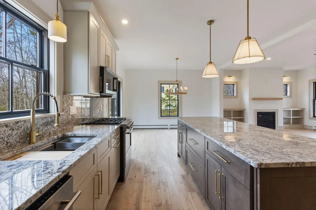 60 Woodbrey Lane Standish ME 04084