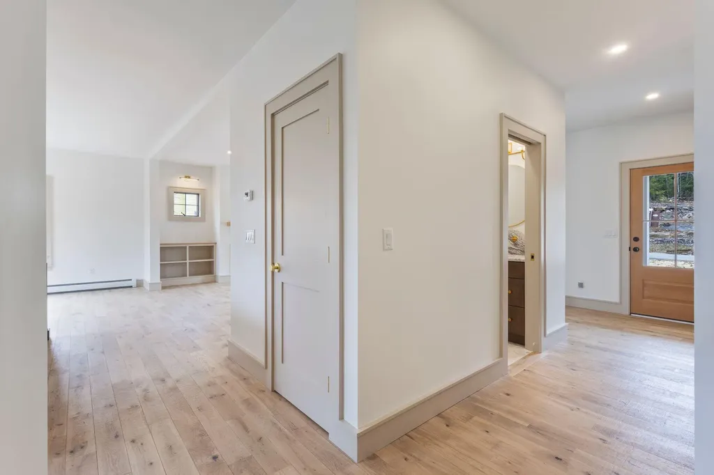 60 Woodbrey Lane Standish ME 04084