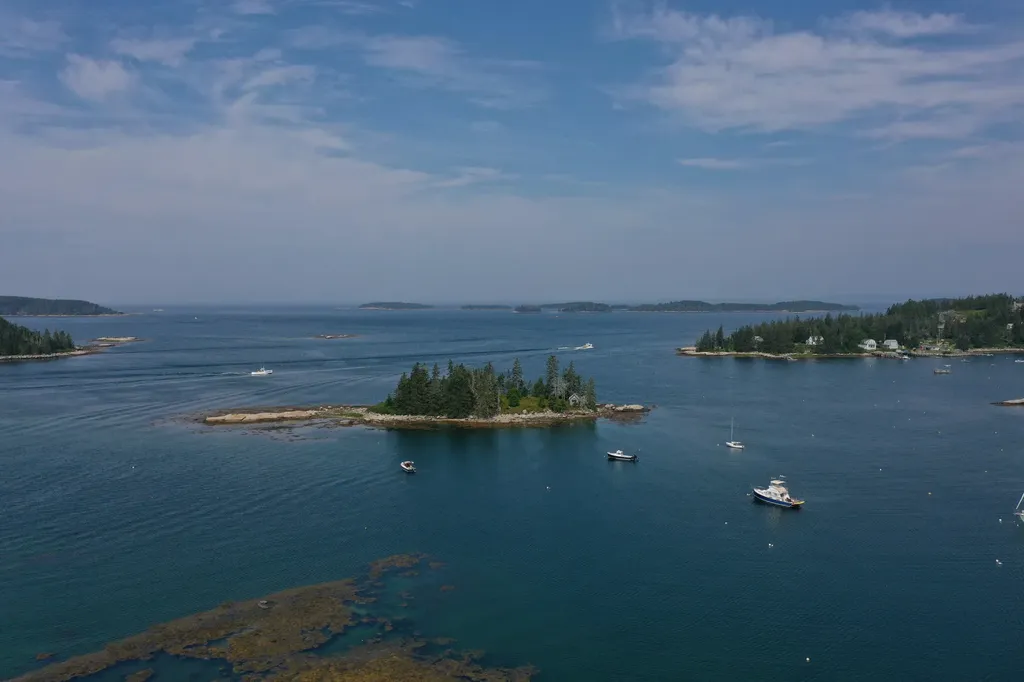 Tbd SW Burying Island Vinalhaven ME 04863