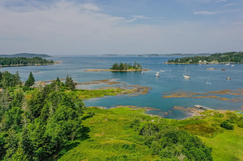 Tbd SW Burying Island Vinalhaven ME 04863