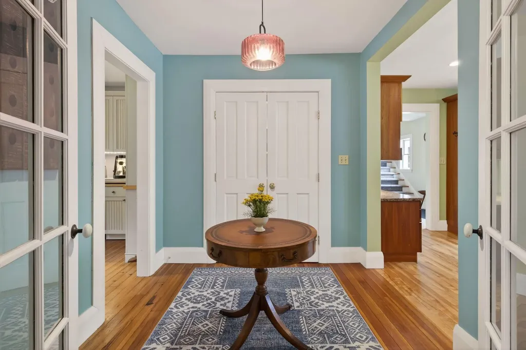 9 Fox Hall Road Falmouth ME 04105