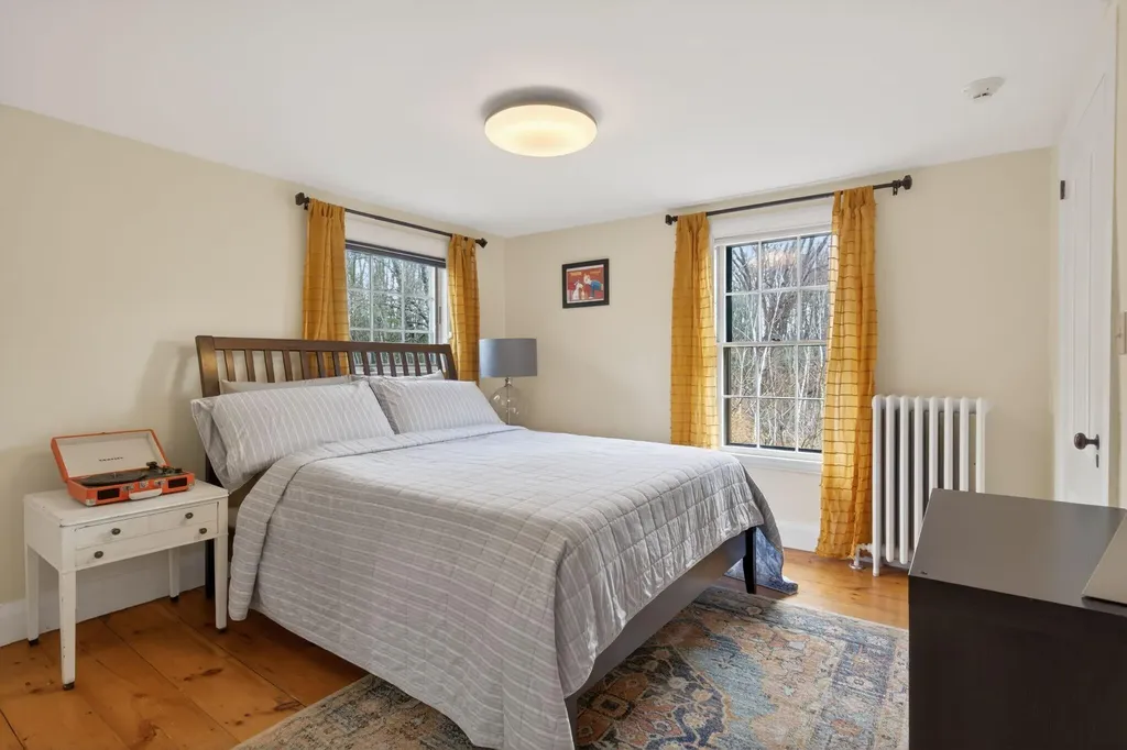 9 Fox Hall Road Falmouth ME 04105