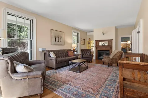 9 Fox Hall Road Falmouth ME 04105