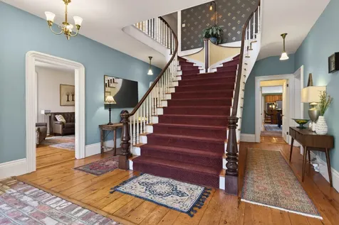 9 Fox Hall Road Falmouth ME 04105