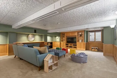 9 Fox Hall Road Falmouth ME 04105
