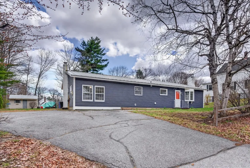 24 Summit Street Auburn ME 04210