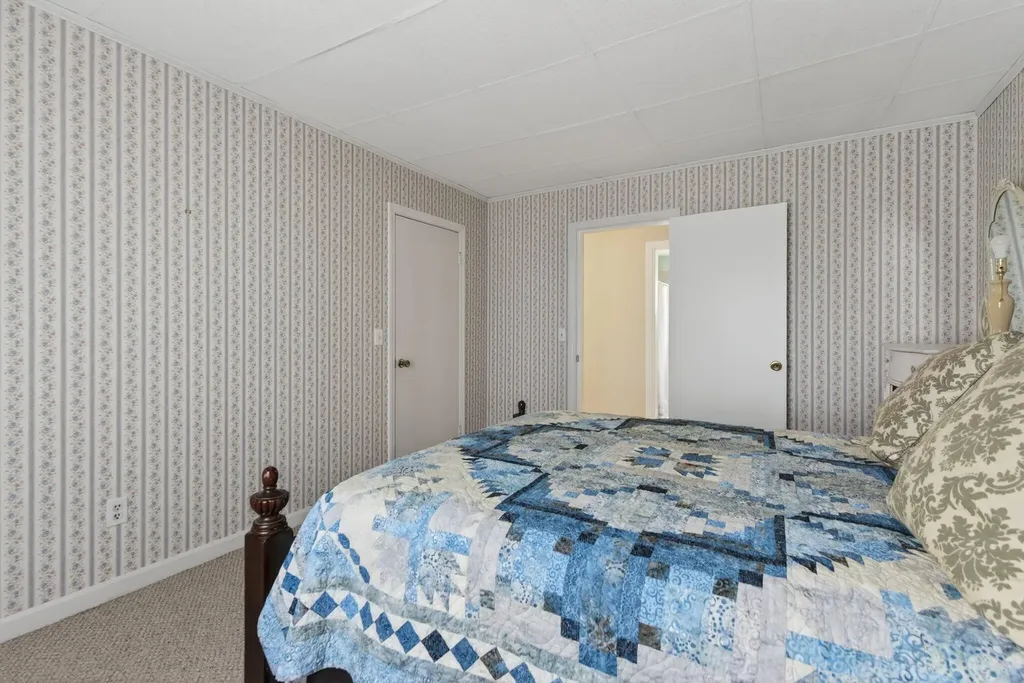 24 Summit Street Auburn ME 04210
