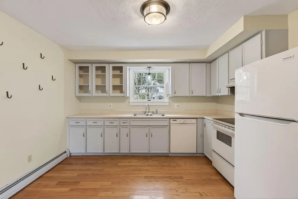 24 Summit Street Auburn ME 04210