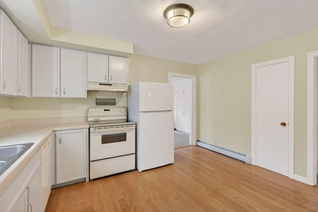 24 Summit Street Auburn ME 04210