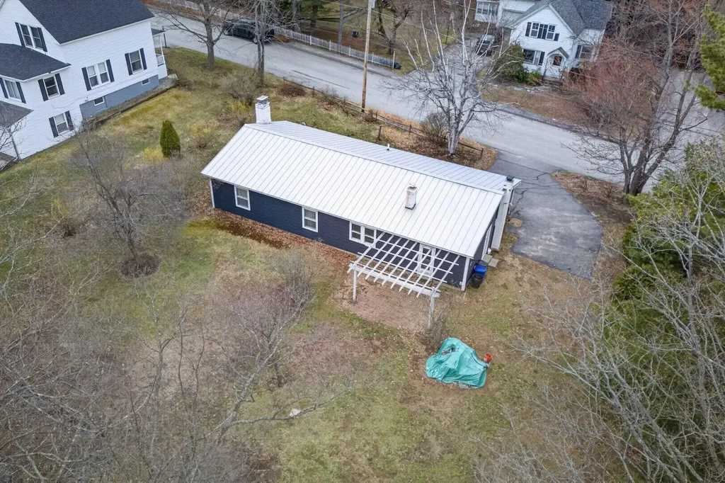 24 Summit Street Auburn ME 04210