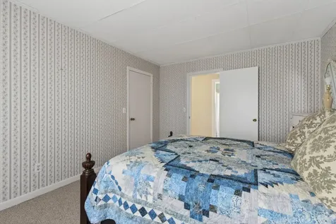 24 Summit Street Auburn ME 04210