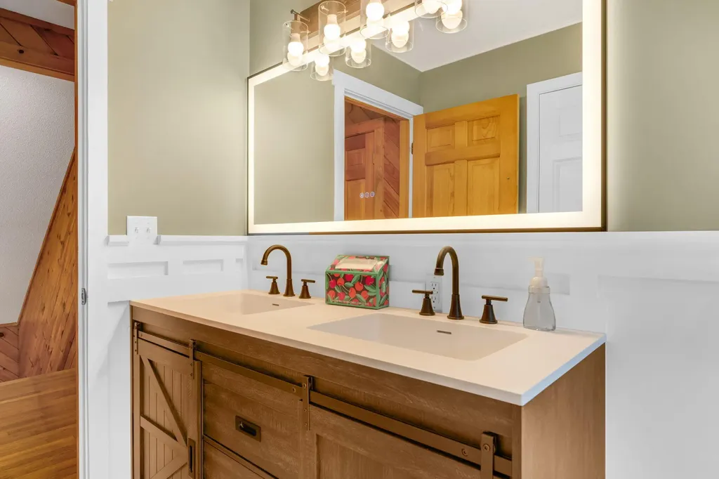 52 Wood Lane Brooks ME 04921