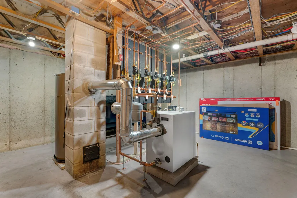 52 Wood Lane Brooks ME 04921