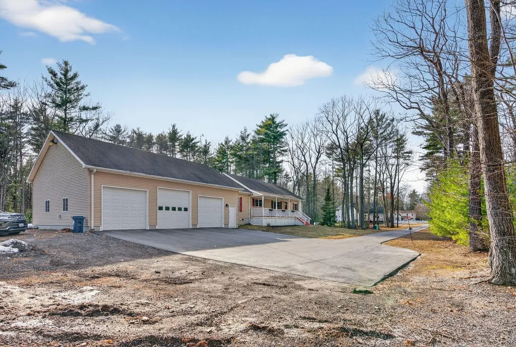 10 Wildberry Lane Saco ME 04072