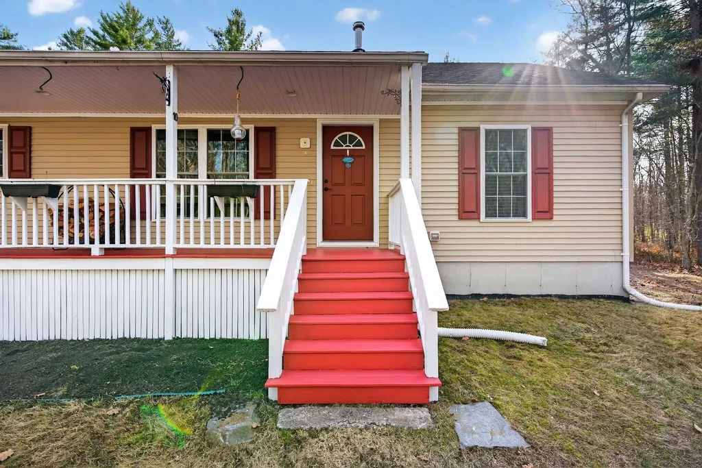 10 Wildberry Lane Saco ME 04072