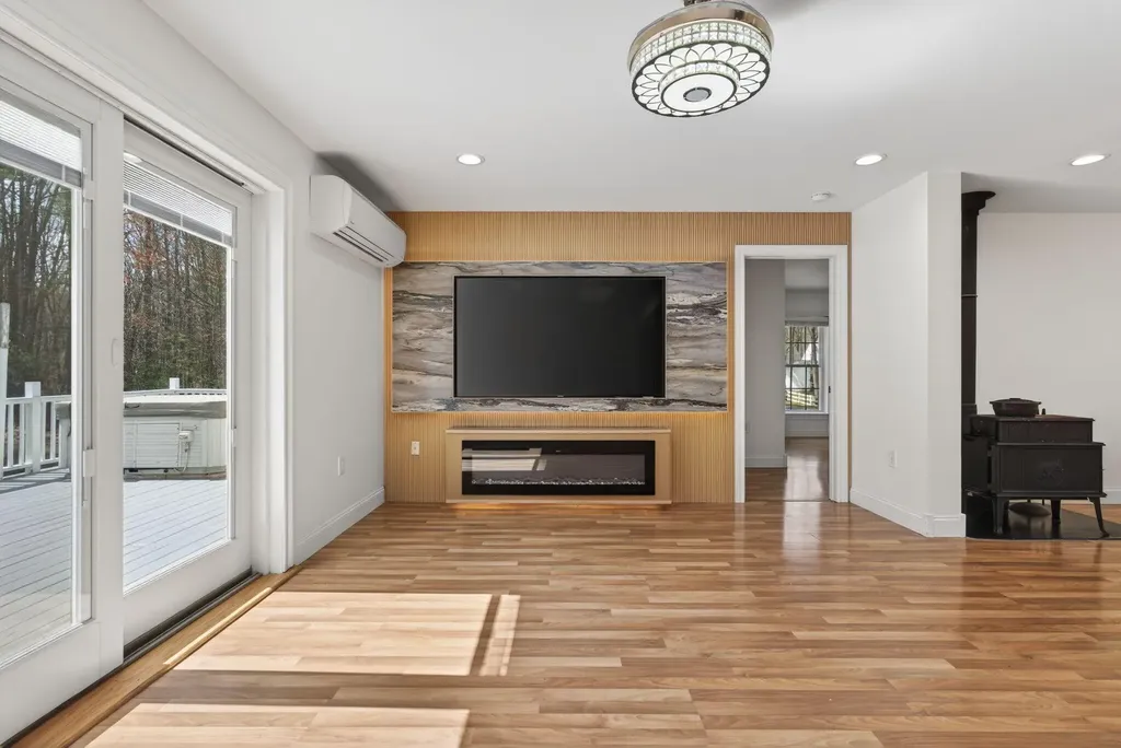 10 Wildberry Lane Saco ME 04072