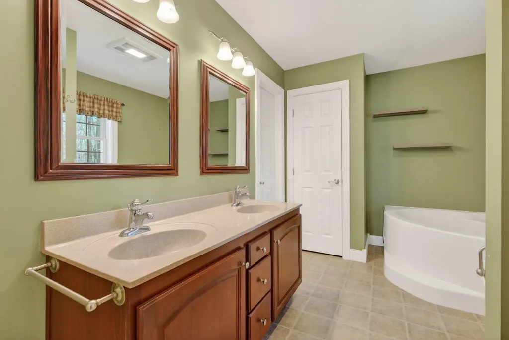 10 Wildberry Lane Saco ME 04072