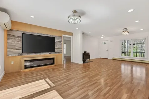 10 Wildberry Lane Saco ME 04072