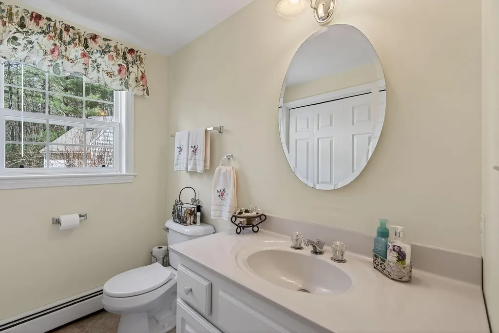 22 Greenwich Way Kennebunk ME 04043