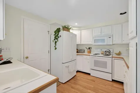 22 Greenwich Way Kennebunk ME 04043