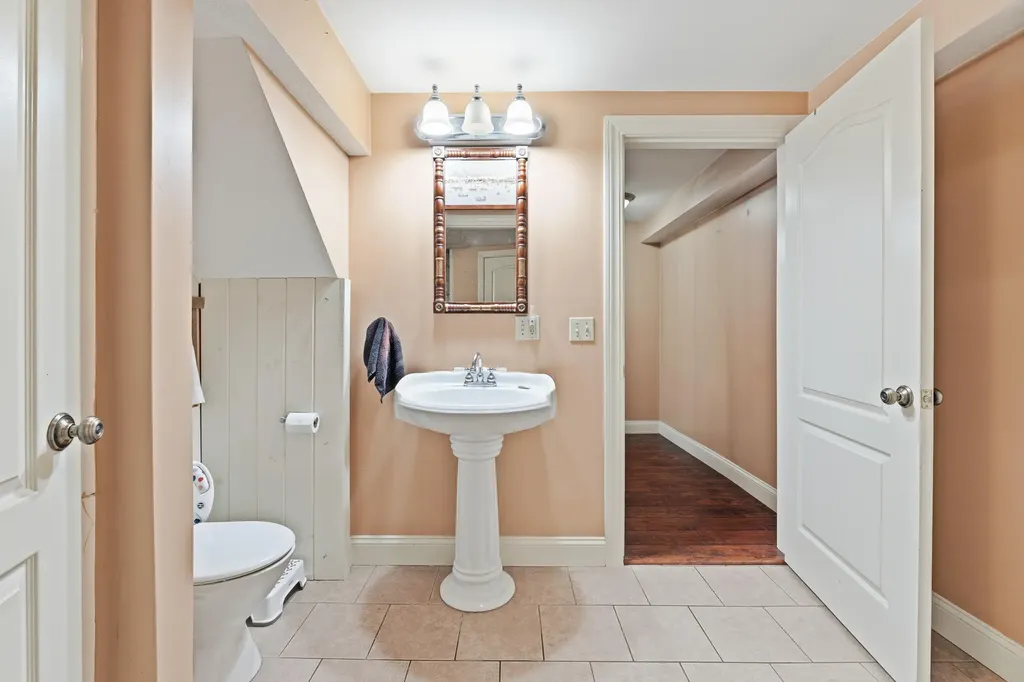 41 Arrowhead Lane Limerick ME 04048