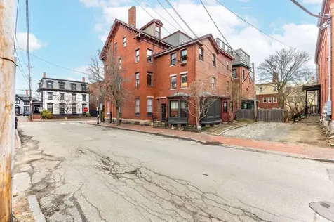 22 Pine Street Portland ME 04102