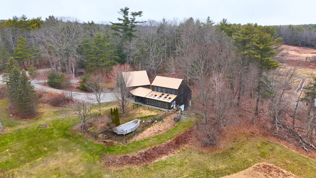 286 Wiscasset Road Whitefield ME 04353
