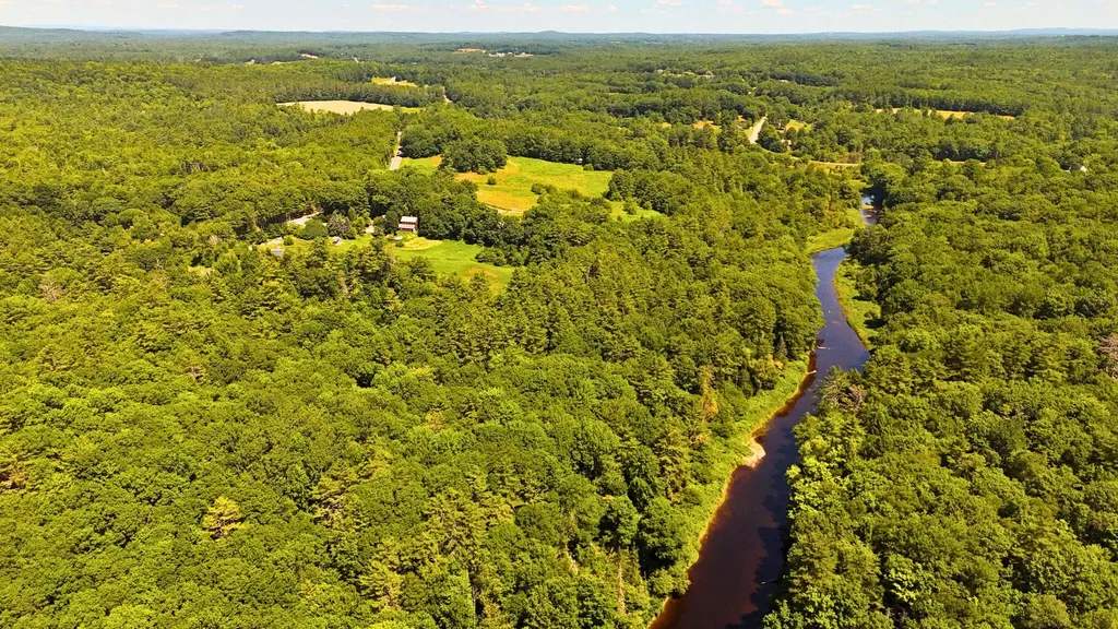 286 Wiscasset Road Whitefield ME 04353