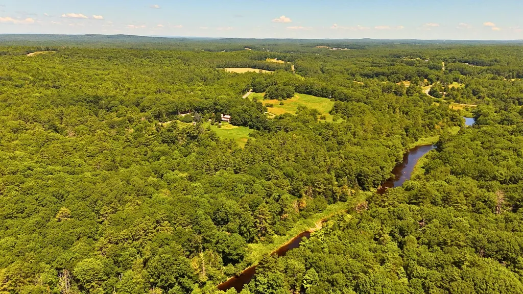 286 Wiscasset Road Whitefield ME 04353