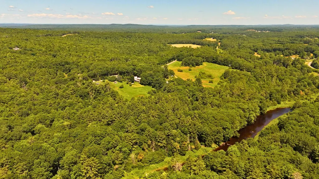 286 Wiscasset Road Whitefield ME 04353