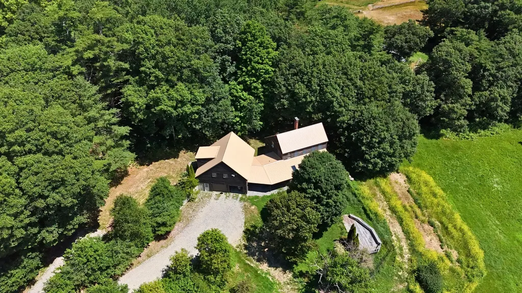 286 Wiscasset Road Whitefield ME 04353