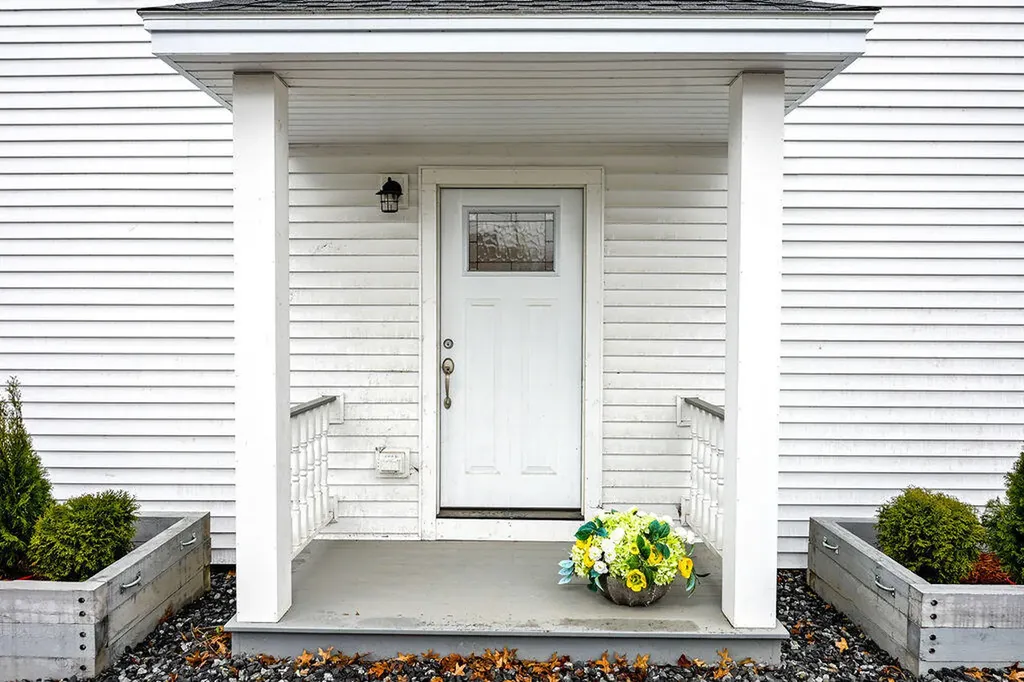 393 Front Street Richmond ME 04357