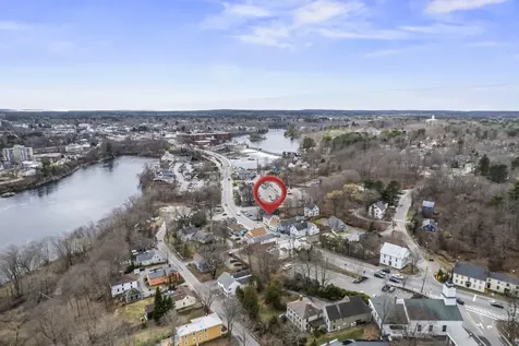 16 Main Street Topsham ME 04086