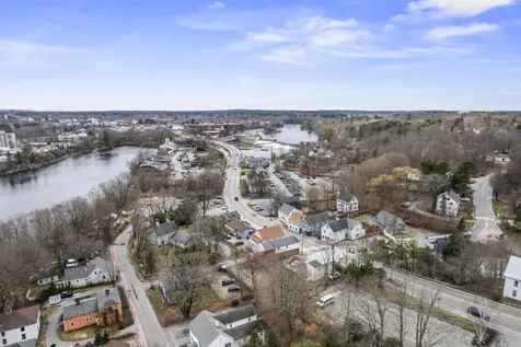 16 Main Street Topsham ME 04086