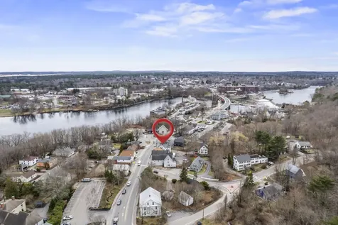 16 Main Street Topsham ME 04086