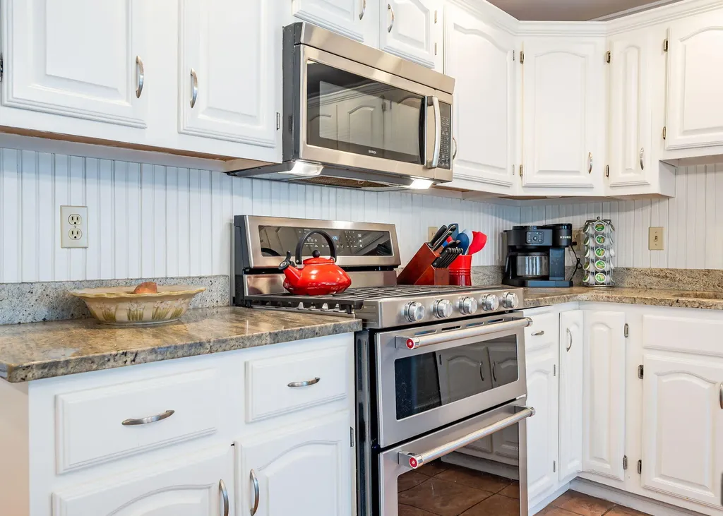 8 Halls Hill Road Falmouth ME 04105