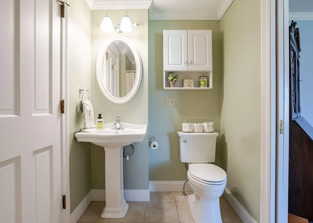 8 Halls Hill Road Falmouth ME 04105