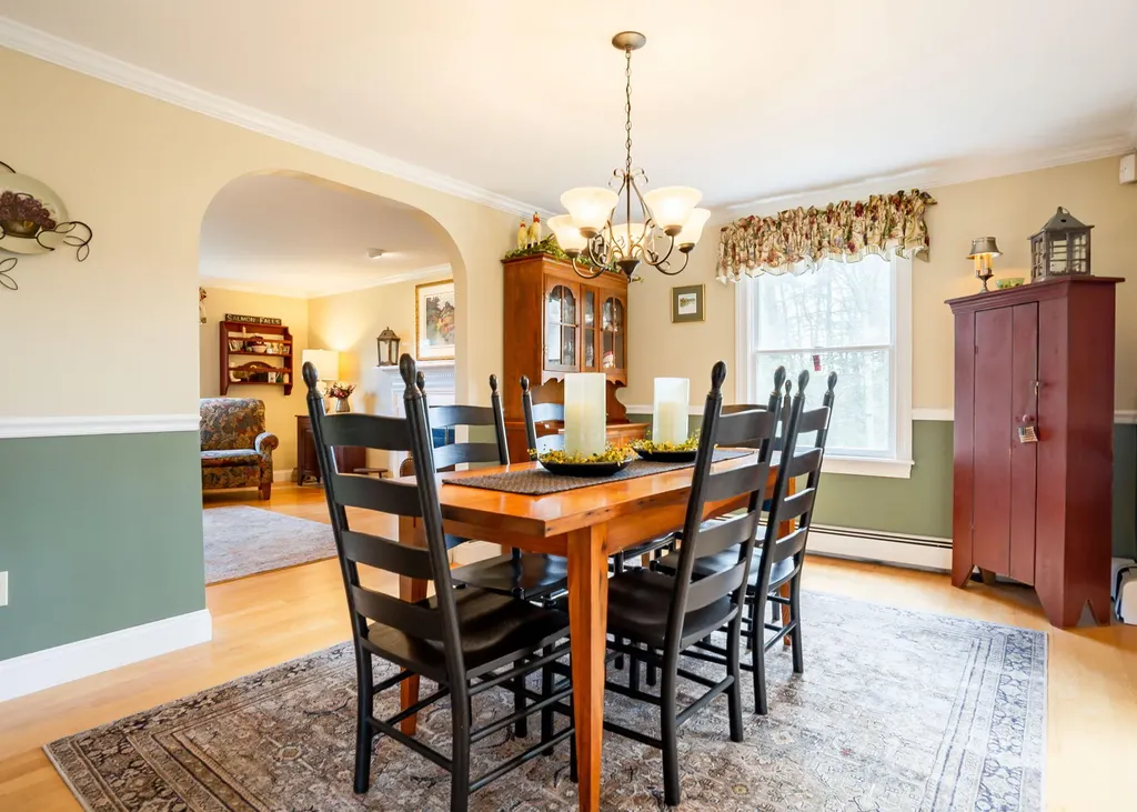 8 Halls Hill Road Falmouth ME 04105