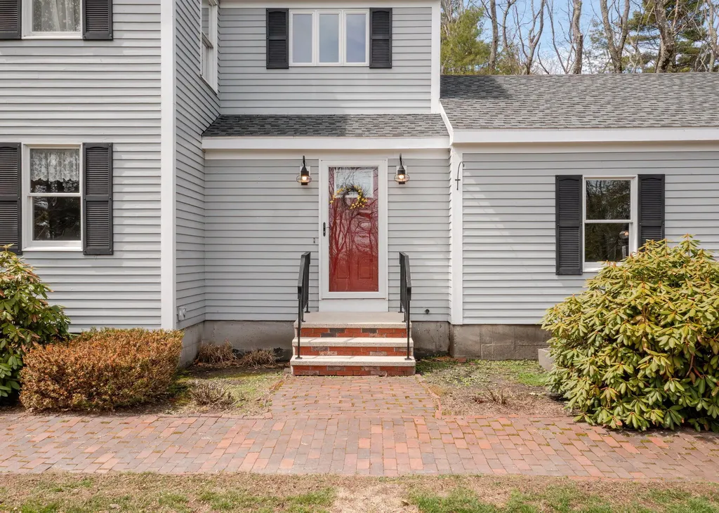 8 Halls Hill Road Falmouth ME 04105